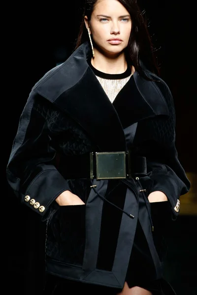 Look 12
